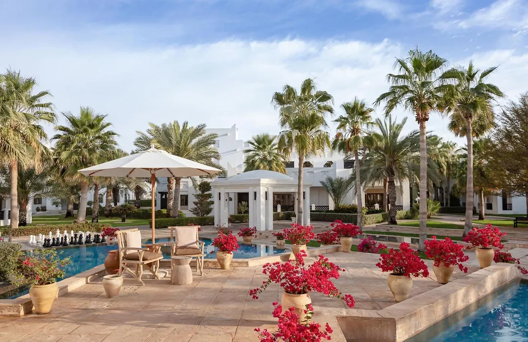 Sharq Village & Spa, A Ritz-Carlton Hotel-1